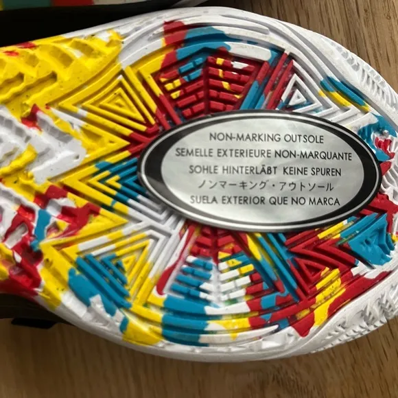 🏀 👟 NIKE KYRIE Flytrap 6 SE GS MULTI COLOR Sneakers- size 1Y- {NWOT}