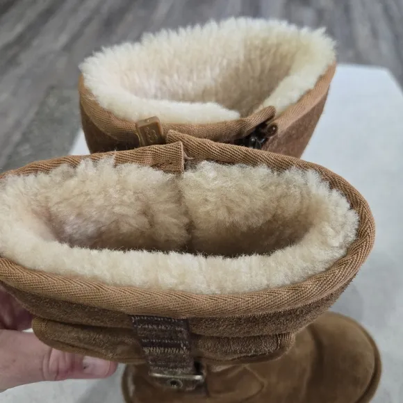 🐢 UGG Retro Cargo Winter Boots Little Girl Size 13 Brown Leather Sheepskin. VGC