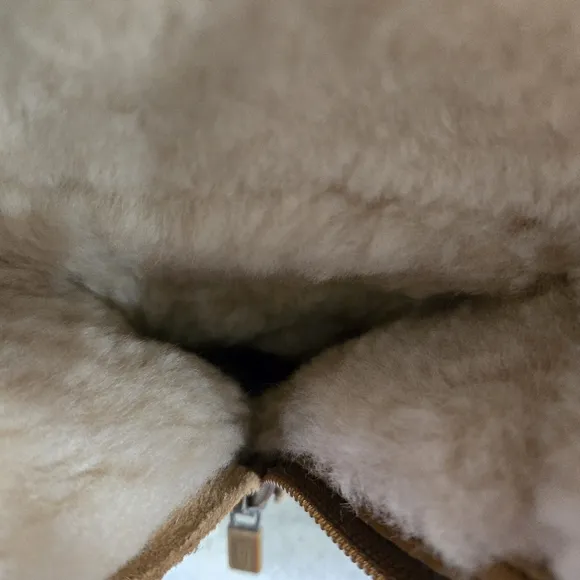 🐢 UGG Retro Cargo Winter Boots Little Girl Size 13 Brown Leather Sheepskin. VGC