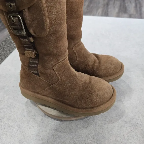 🐢 UGG Retro Cargo Winter Boots Little Girl Size 13 Brown Leather Sheepskin. VGC