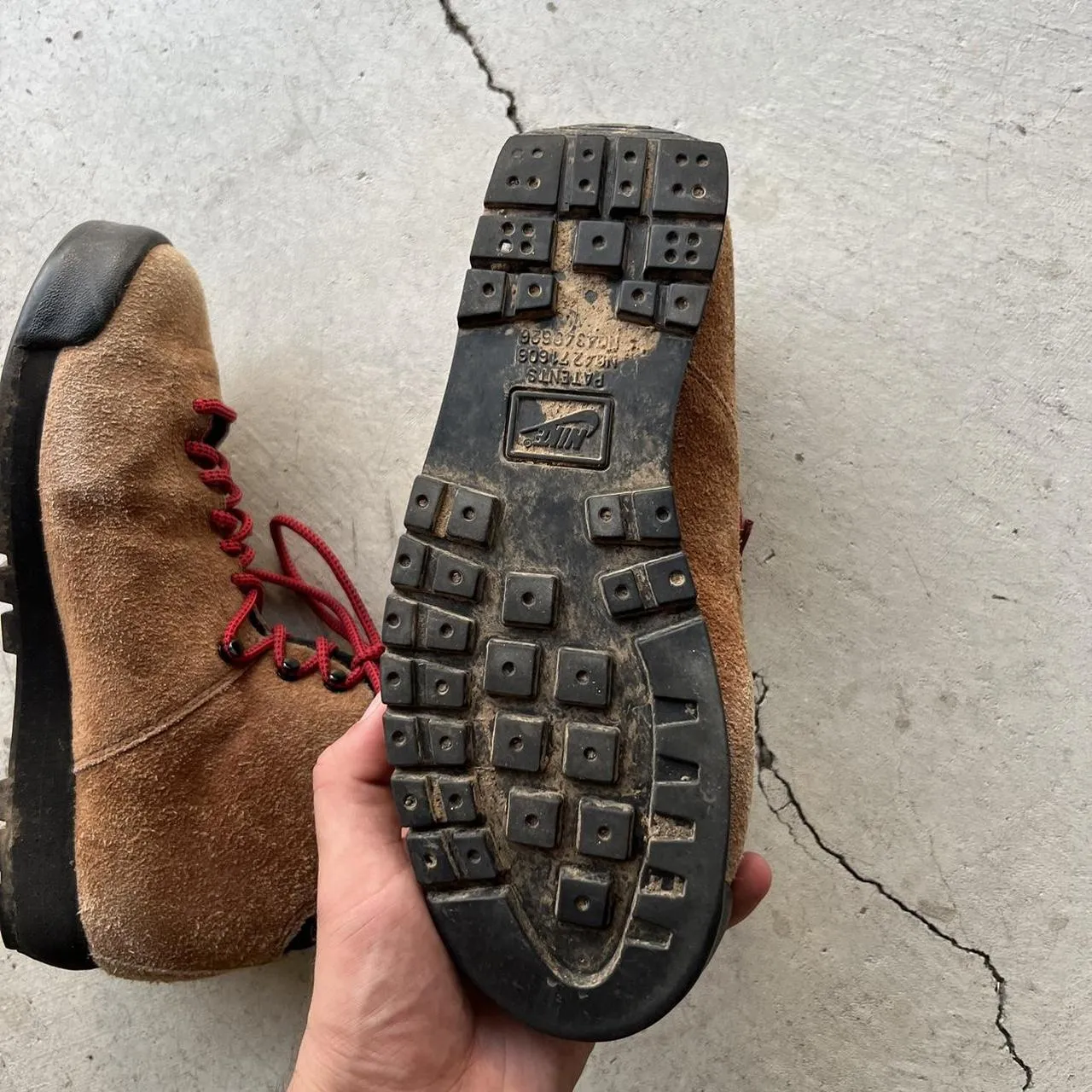 00s Nike Red Lace Hiking Boots- M's 7, W's 8.5