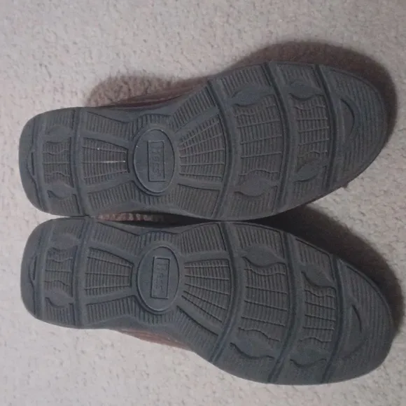 10W Bass Mens Brown Shoes