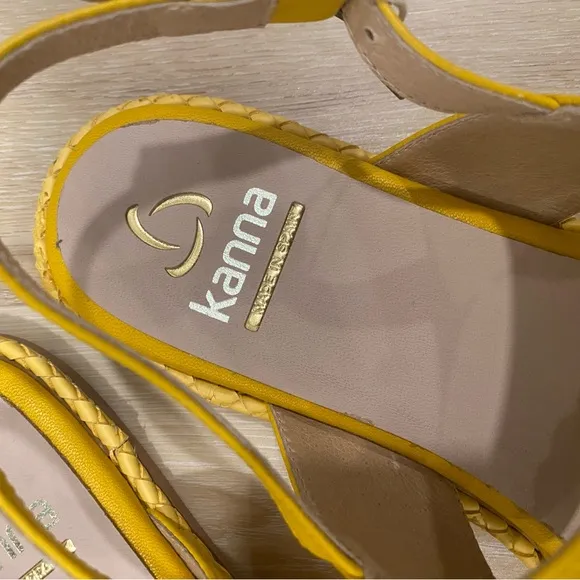 396 Kanna Leather Yellow Sandals with Tassel Detail NWB SZ 39