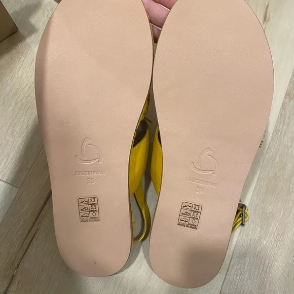 396 Kanna Leather Yellow Sandals with Tassel Detail NWB SZ 39