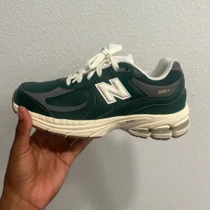 5.5Y New Balance 2002R Nightwatch Green Vintage Leather