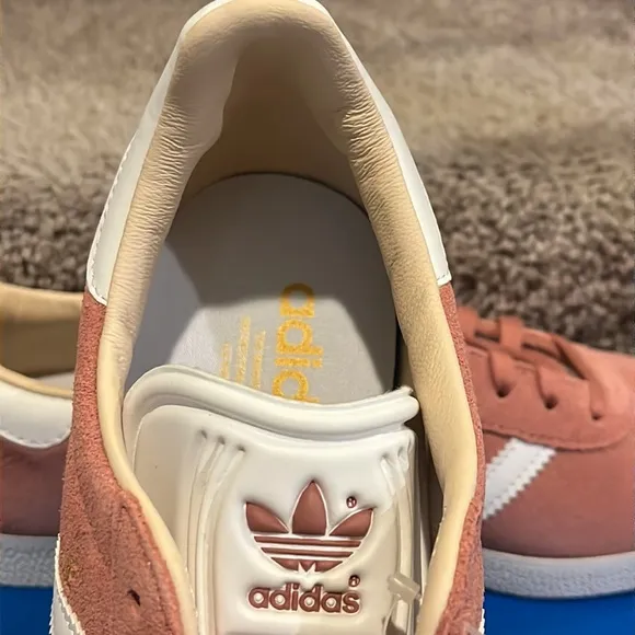 Adidas Gazelle shoes sneakers new CQ2186 Ash pink Women’s Size 8.5