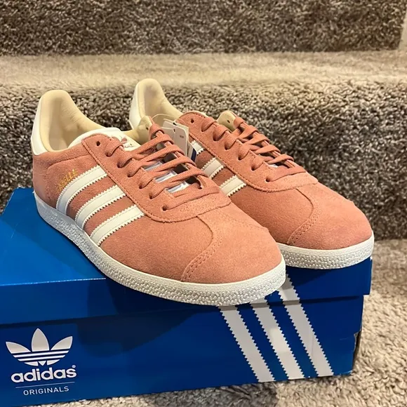 Adidas Gazelle shoes sneakers new CQ2186 Ash pink Women’s Size 8.5