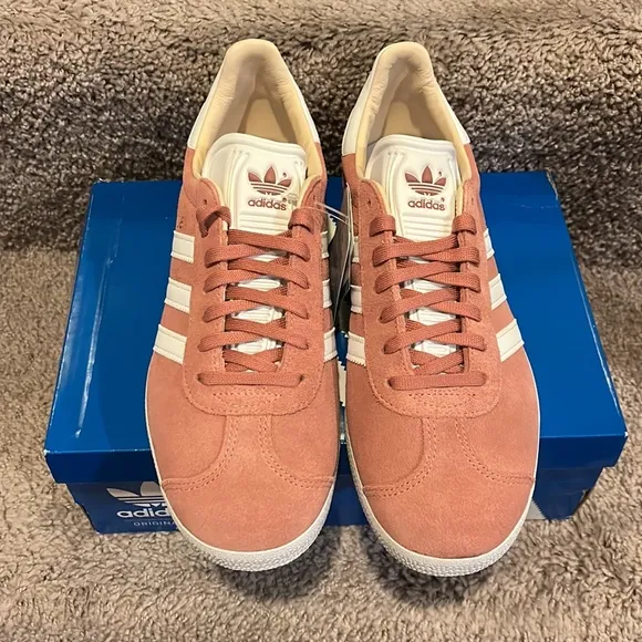 Adidas Gazelle shoes sneakers new CQ2186 Ash pink Women’s Size 8.5