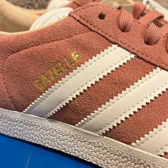 Adidas Gazelle shoes sneakers new CQ2186 Ash pink Women’s Size 8.5