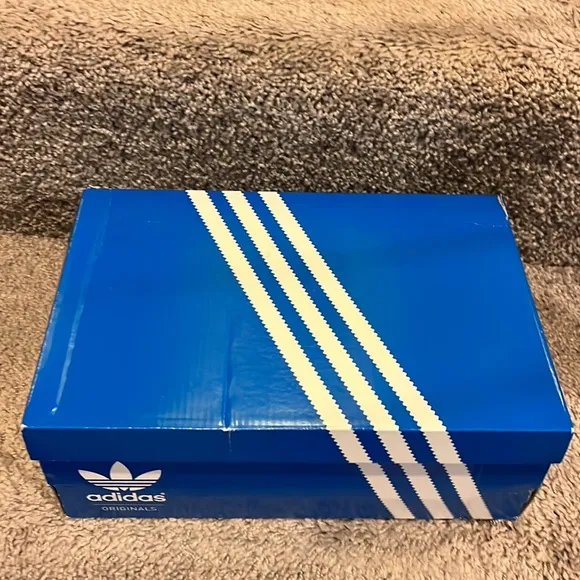 Adidas Gazelle shoes sneakers new CQ2186 Ash pink Women’s Size 8.5