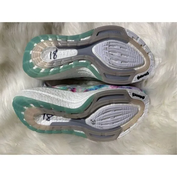 Adidas NWT women ultra boost 21 tie dye running shoes 8 1/2