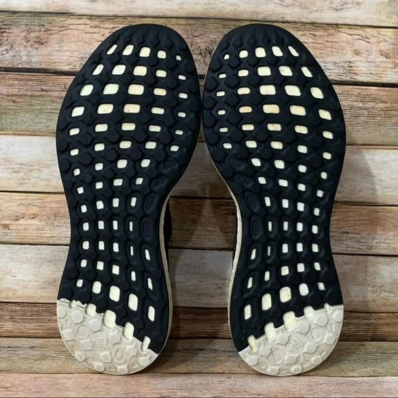 Adidas Senseboost GO Athletic Shoes