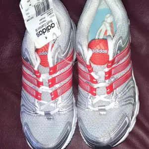 Adidas shoes athletic NWT 7 running silver red
