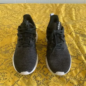 Adidas sneakers black size 8