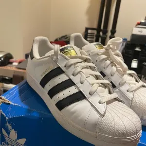 Adidas Superstar Golf Shoes Mens 9.5 White Navy ID5003 NEW With Box