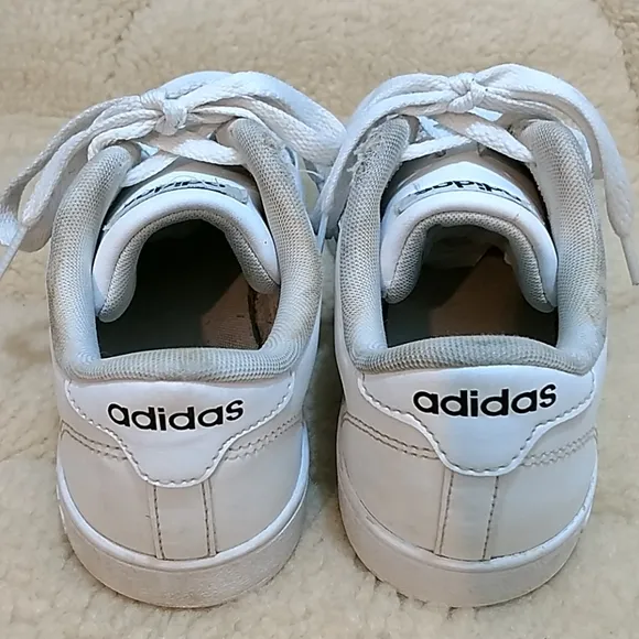 ADIDAS White Black Shoes Athletic Sneakers Mens size 6