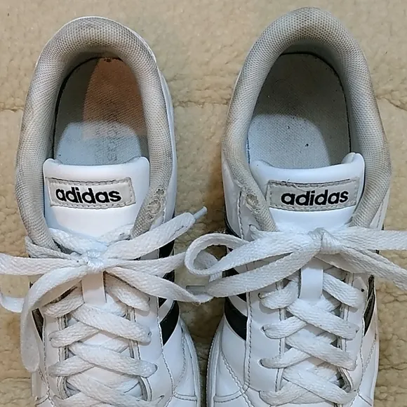ADIDAS White Black Shoes Athletic Sneakers Mens size 6