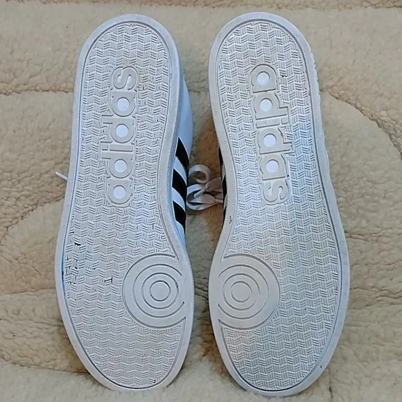 ADIDAS White Black Shoes Athletic Sneakers Mens size 6