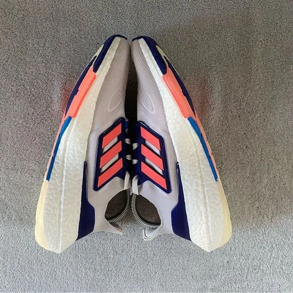 Adidas Womens 8.5 Ultraboost 22 Athletic Shoes GX5589 White Turbo Indigo Blue