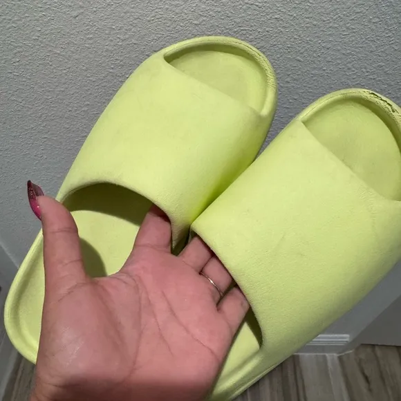 Adidas Yeezy Slides Glow Green Yellow Size 11 , no box, used
