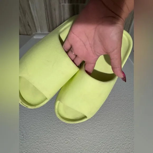 Adidas Yeezy Slides Glow Green Yellow Size 11 , no box, used