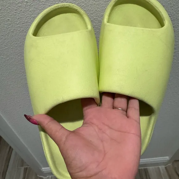 Adidas Yeezy Slides Glow Green Yellow Size 11 , no box, used