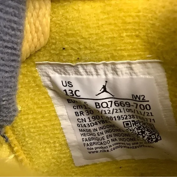 Air Jordan 4 Lightning Toddler Size 13c.