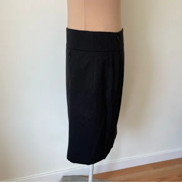 Akris 100% Wool Zipper Pocket Gray Career Professional Pencil Skirt EUC Size 6