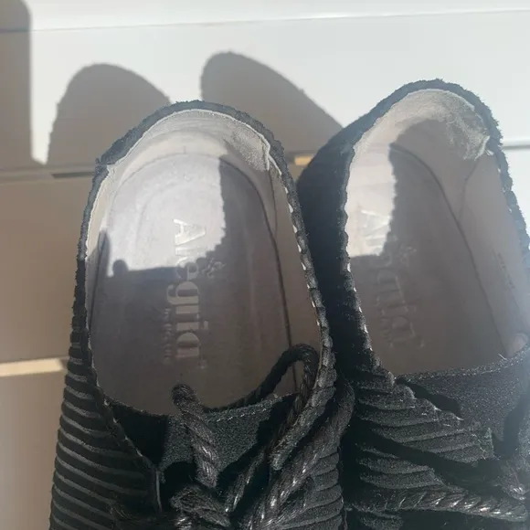 Alegria black suede shoelace shoes size 8-8.5 ( European 38)
