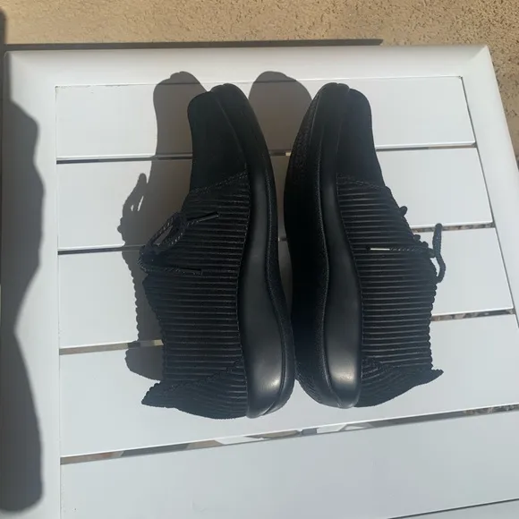 Alegria black suede shoelace shoes size 8-8.5 ( European 38)