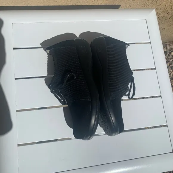 Alegria black suede shoelace shoes size 8-8.5 ( European 38)