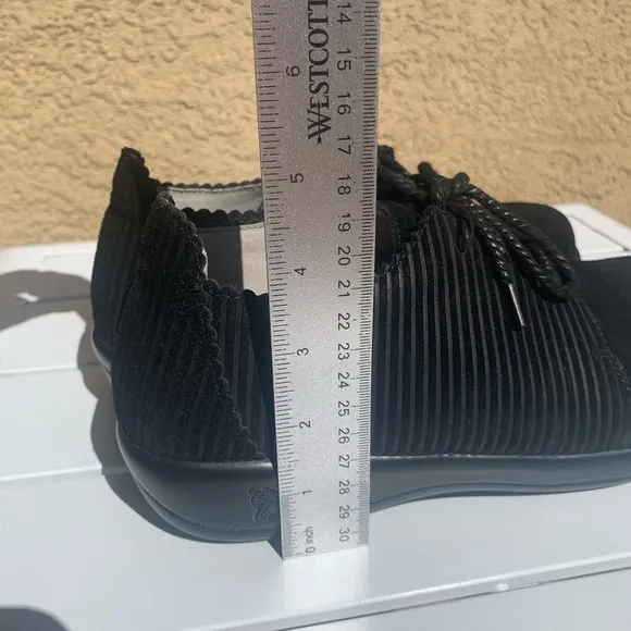 Alegria black suede shoelace shoes size 8-8.5 ( European 38)