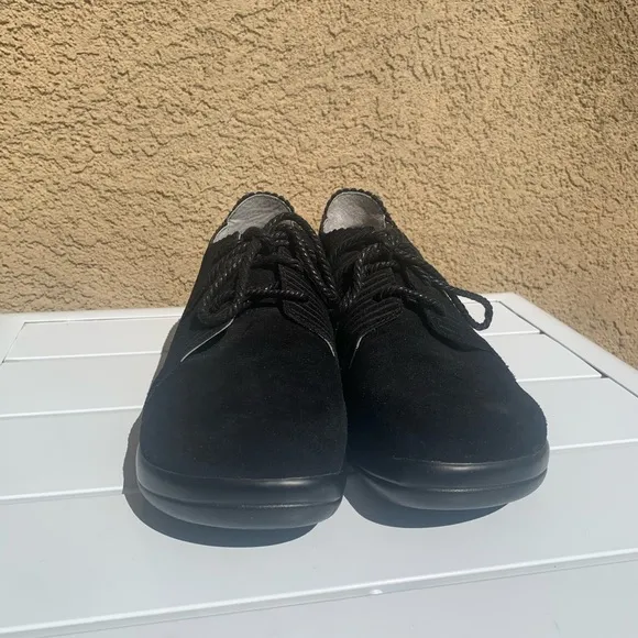 Alegria black suede shoelace shoes size 8-8.5 ( European 38)