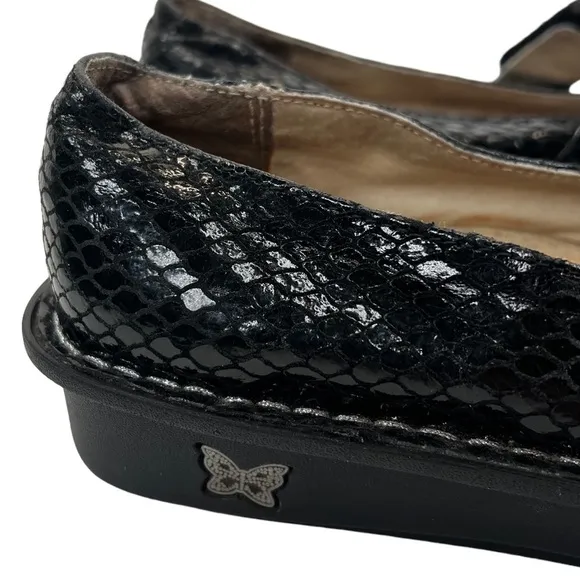 Alegria Women’s Black Leather Embossed Snake Print Mary Jane Shoes
