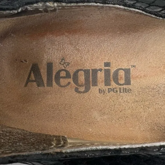 Alegria Women’s Black Leather Embossed Snake Print Mary Jane Shoes