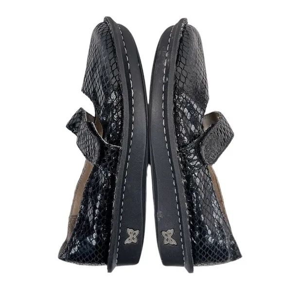 Alegria Women’s Black Leather Embossed Snake Print Mary Jane Shoes