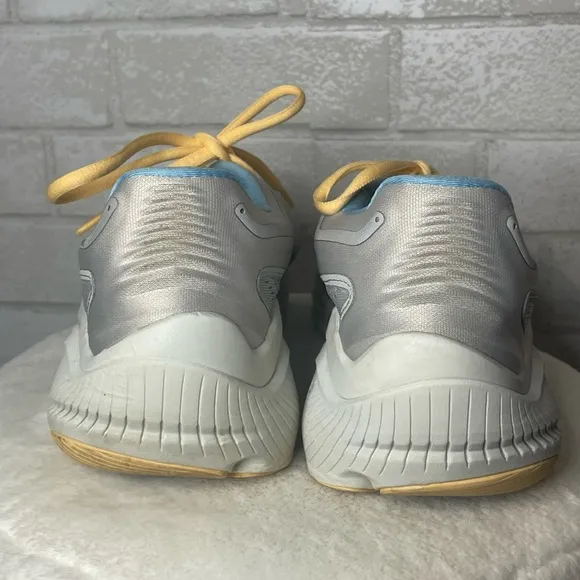 Altra Women's VIA Olympus Running Shoes Size 9.5 Light Grey with Orange and Blue
