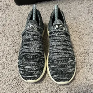 APL women’s Techloom wave running shoe size 7.5