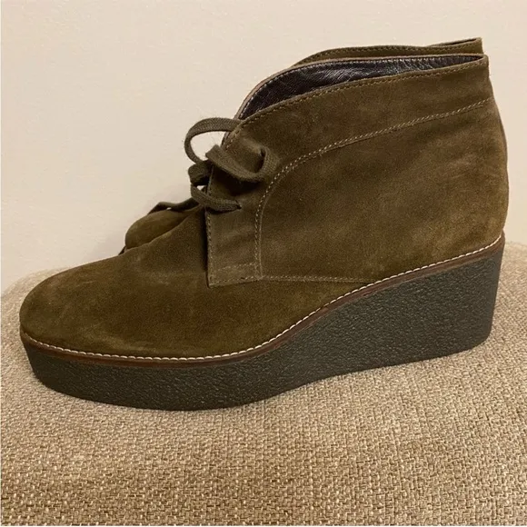 Aquatalia Valerie Suede Booties in Olive 🫒