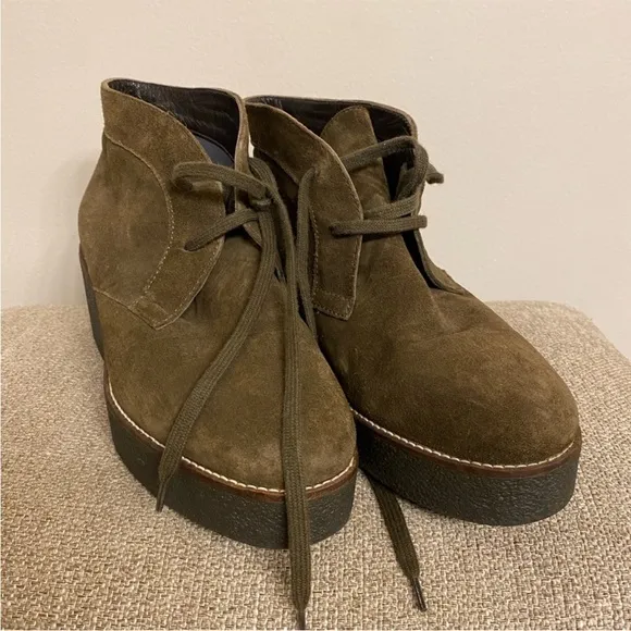 Aquatalia Valerie Suede Booties in Olive 🫒