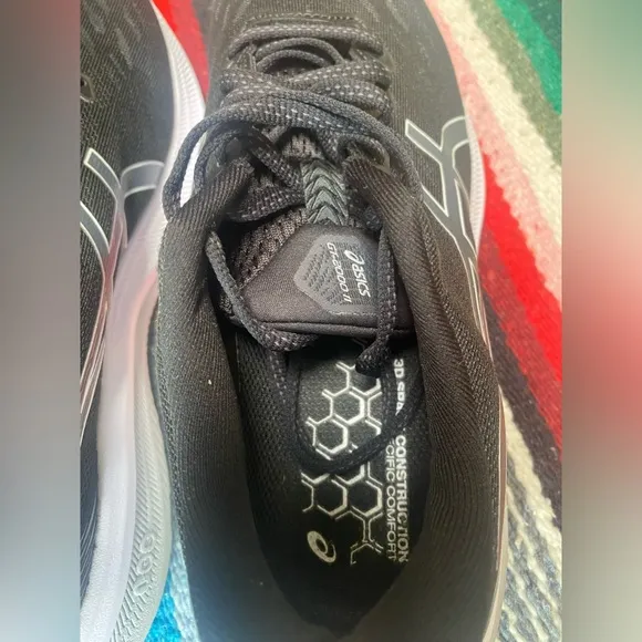 ASICS Women's GT-2000 Black/White Running Shoes size 8.5