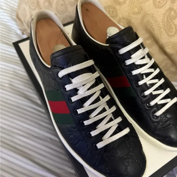 Authentic Gucci Black and Green Sneakers with Signature Stripe