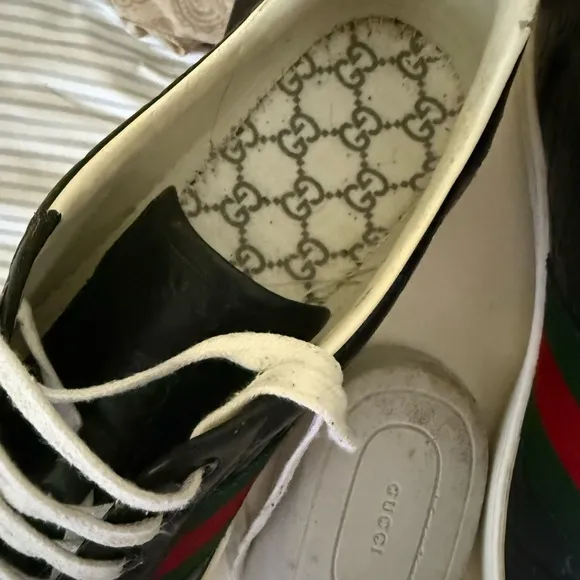 Authentic Gucci Black and Green Sneakers with Signature Stripe