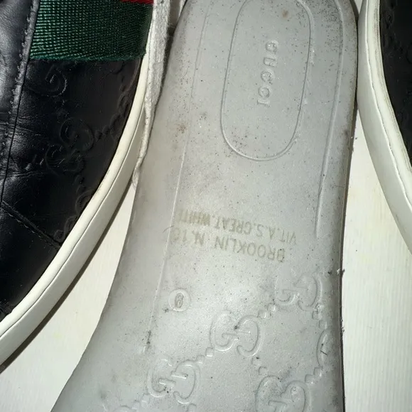 Authentic Gucci Black and Green Sneakers with Signature Stripe