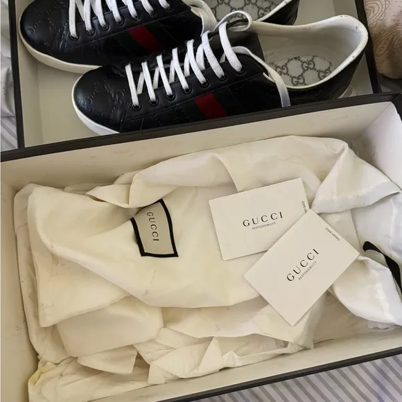 Authentic Gucci Black and Green Sneakers with Signature Stripe