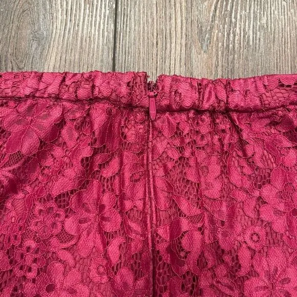 Azazie Skirt Women's Size A16 Pink Lace100% Polyester Floral Back