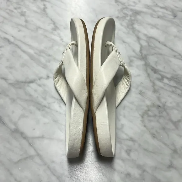 Beek White Leather Flip Flops Size 8 Thong Sandal