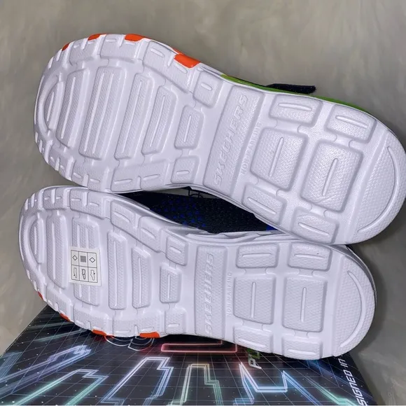 Big Boy sneakers sketchers Light up Size 4 big kid New