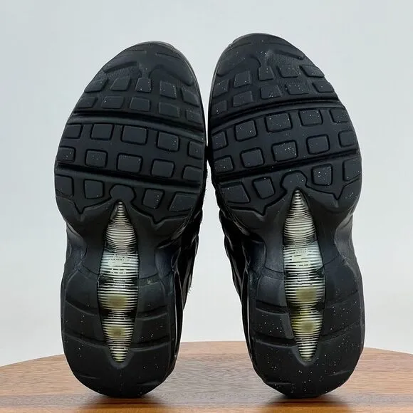 Big Kids Nike Air 95 Recraft Triple Black Athletic Shoes Sneakers Size 5.5 Y GUC