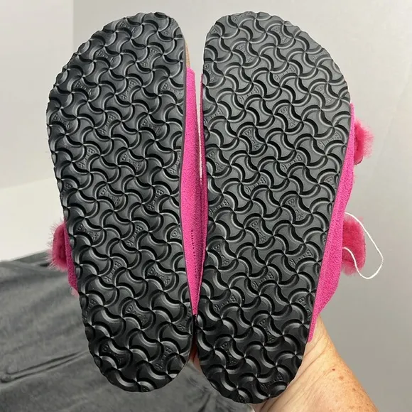 Birkenstock‎ Arizona Shearling Kid Suede Leather Fuchsia Tulip Pink Size 34 NWOT